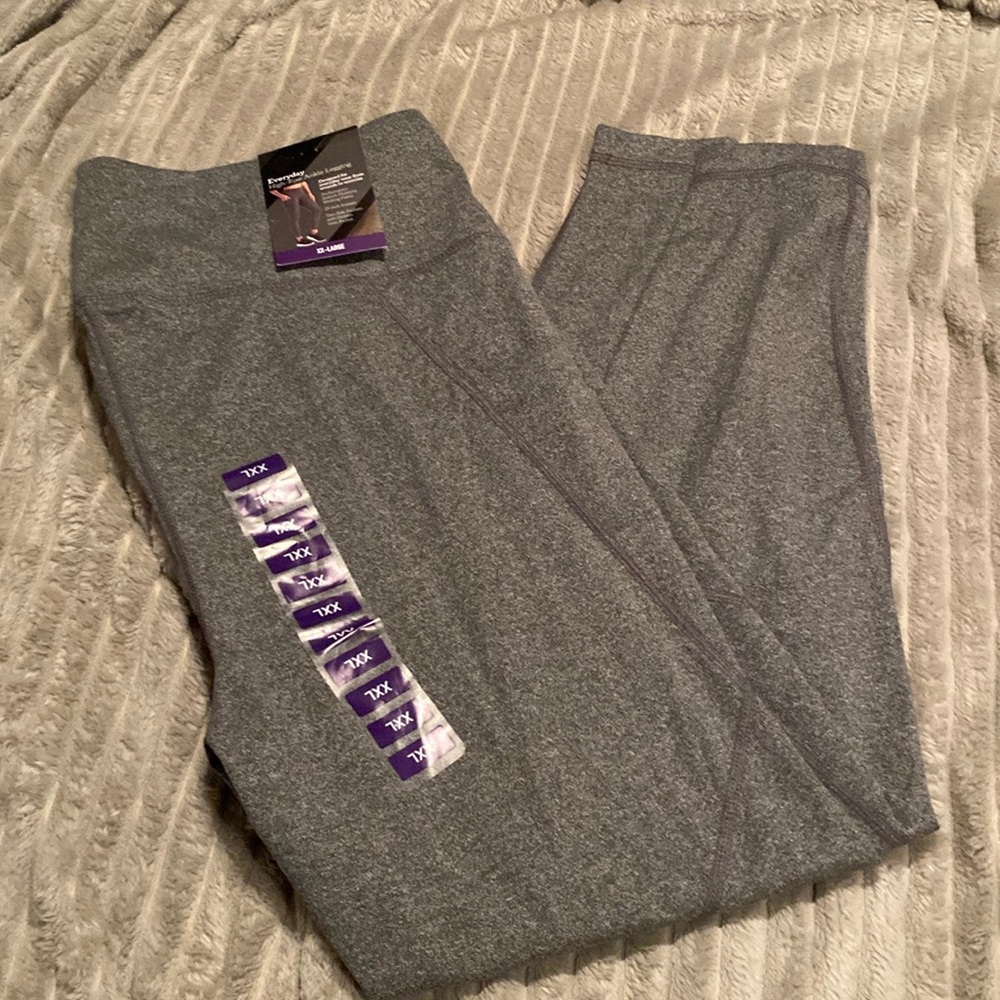 NWT Everyday High-Rise Ankle Leggings
